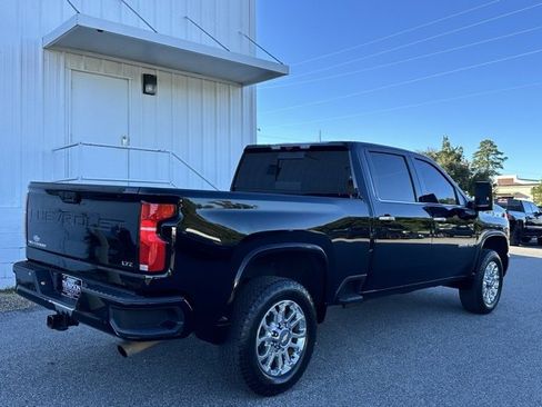 Used 2024 Chevrolet Silverado 2500 LTZ w/ LTZ Convenience Package image 4