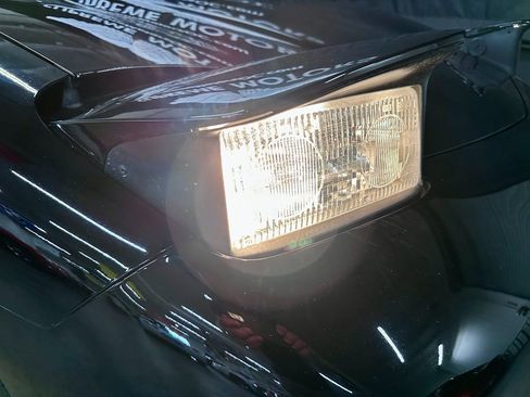 Used 2004 Chevrolet Corvette Convertible w/ Preferred Equipment Group image 16