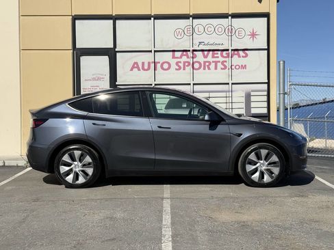 Used 2023 Tesla Model Y Long Range image 6