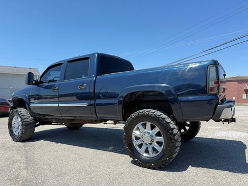 Used 2005 GMC Sierra 2500 SLT w/ Heavy-Duty Power Package AWD/4WD image 6