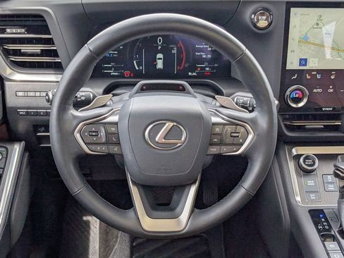Used 2024 Lexus GX 550 w/ Accessory Package (31) AWD/4WD image 18