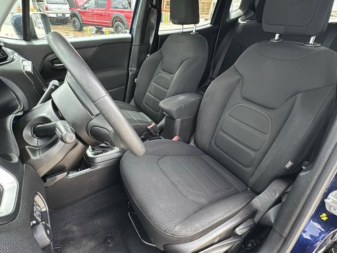 Used 2021 Jeep Renegade Latitude FWD image 13