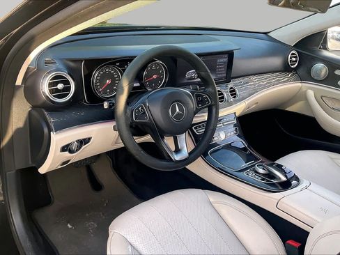 Used 2017 Mercedes-Benz E 300 image 18