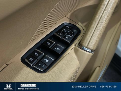 Used 2017 Porsche Cayenne AWD/4WD image 18
