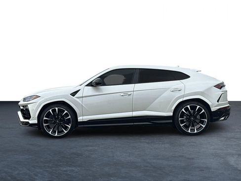 Used 2022 Lamborghini Urus image 11