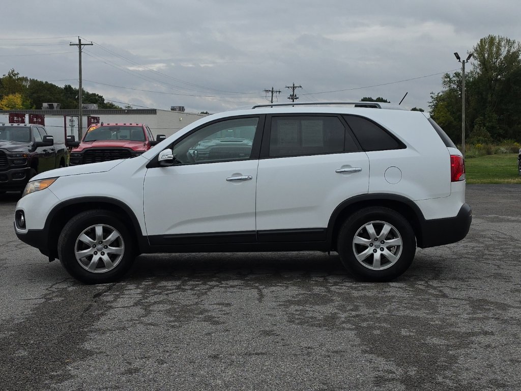 Used 2013 Kia Sorento LX w/ Convenience Pkg FWD image 4