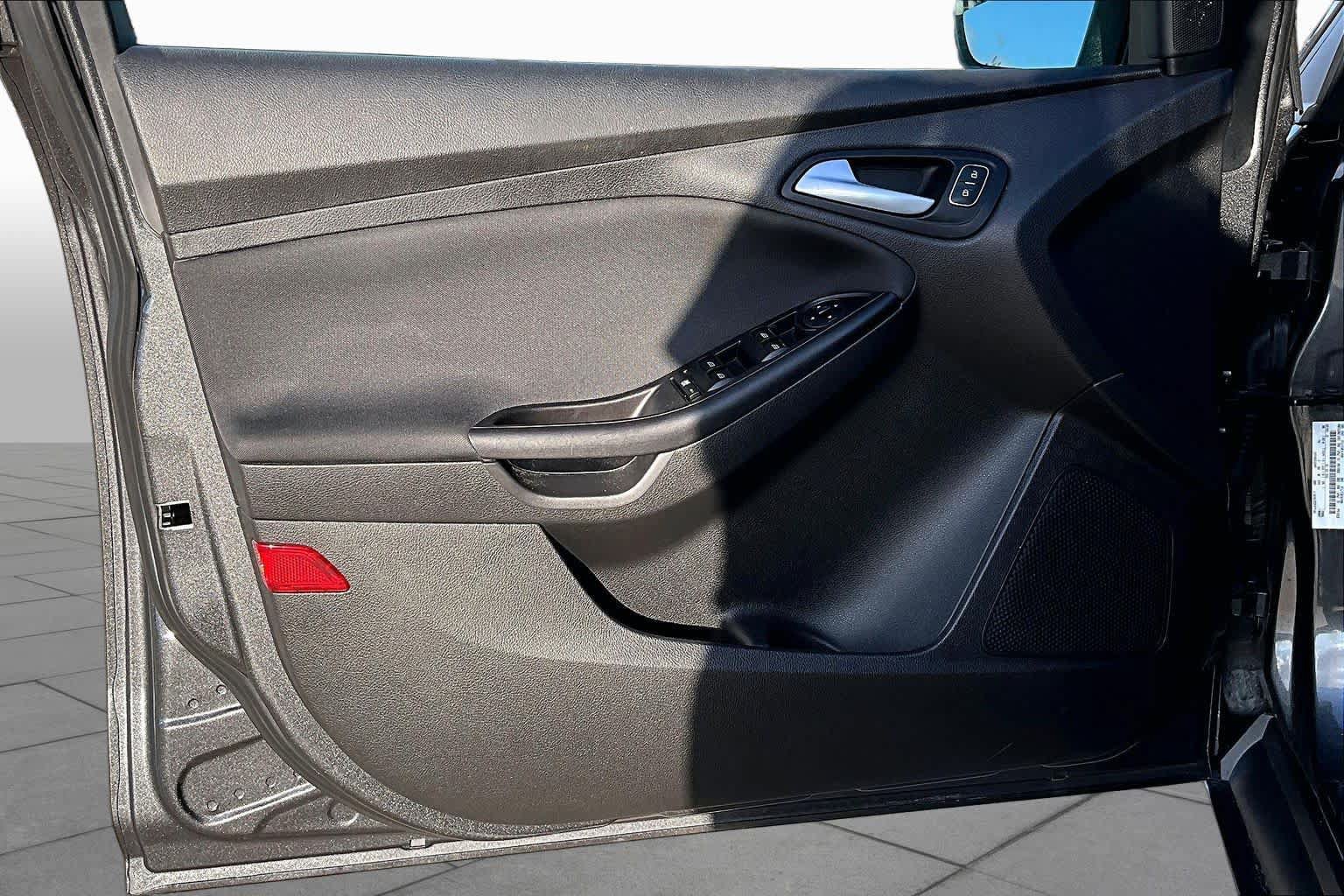 Used 2018 Ford Focus SE w/ Interior Protection Package FWD image 22