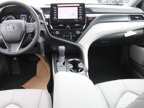New 2024 Toyota Camry SE image 8