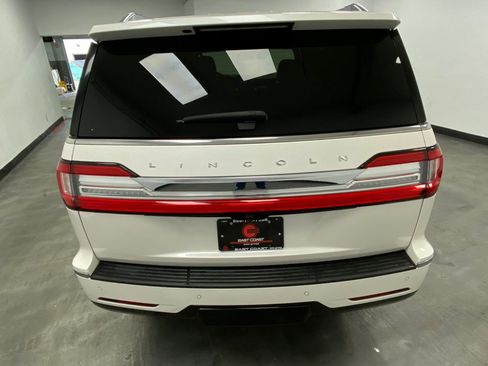 Used 2019 Lincoln Navigator Reserve AWD/4WD image 5