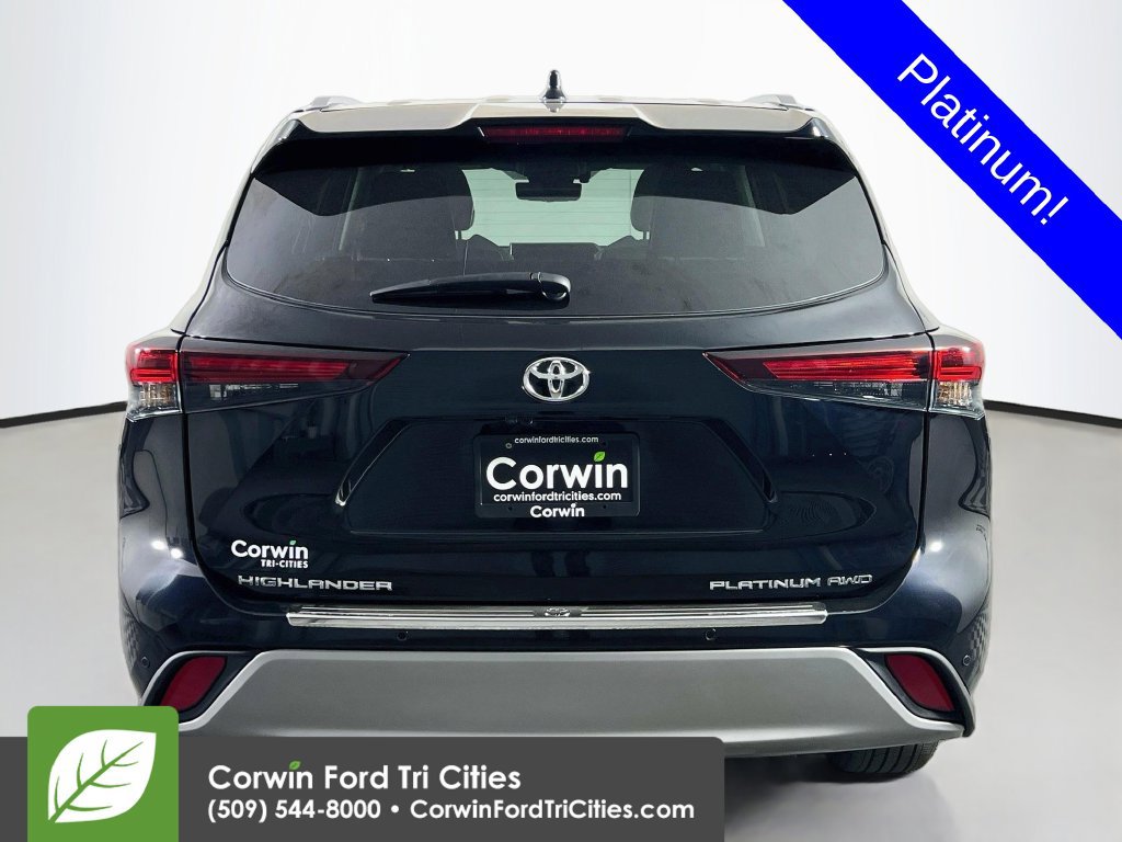 Used 2025 Toyota Highlander Platinum AWD/4WD image 12