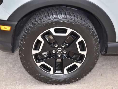 Used 2023 Ford Bronco Sport Outer Banks w/ Tech Package AWD/4WD image 37