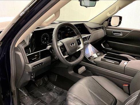 Used 2025 INFINITI QX80 Sensory AWD/4WD image 16