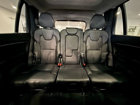 Used 2019 Volvo XC90 T5 Momentum FWD image 17