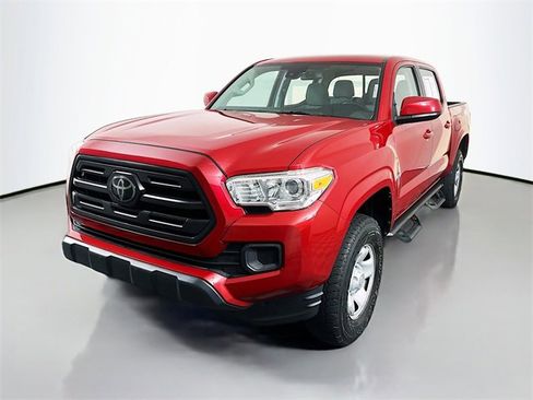 Used 2018 Toyota Tacoma SR image 3