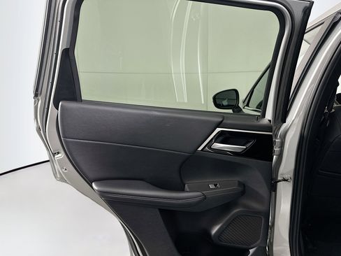 Used 2024 Mitsubishi Outlander SE AWD/4WD image 25
