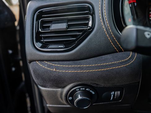 Used 2023 Dodge Durango R/T w/ Hemi Orange Plus Package image 18