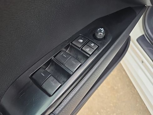 Used 2025 Toyota Camry SE FWD image 31