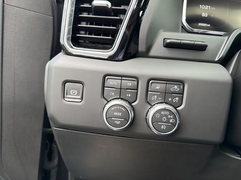 Used 2026 GMC Sierra 1500 Denali AWD/4WD image 18