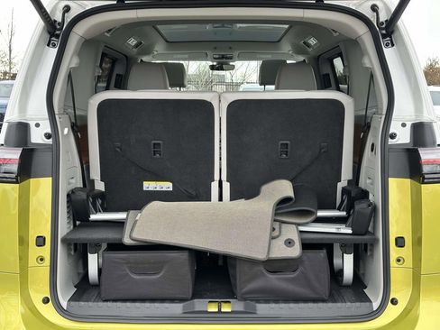 Certified 2025 Volkswagen ID. Buzz 1st Edition image 16