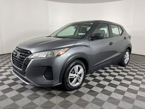 Used 2021 Nissan Kicks S FWD image 6