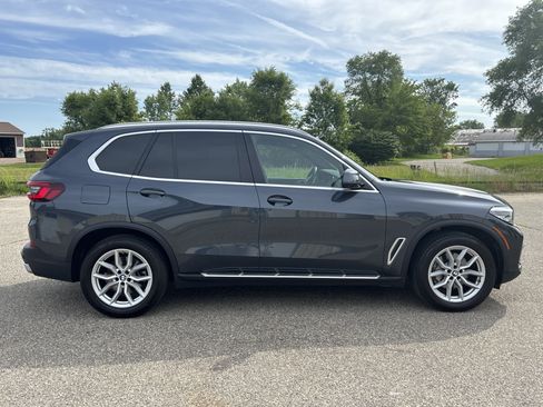 Used 2022 BMW X5 xDrive40i AWD/4WD image 2