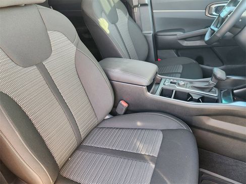 New 2026 Kia Sorento LX image 10
