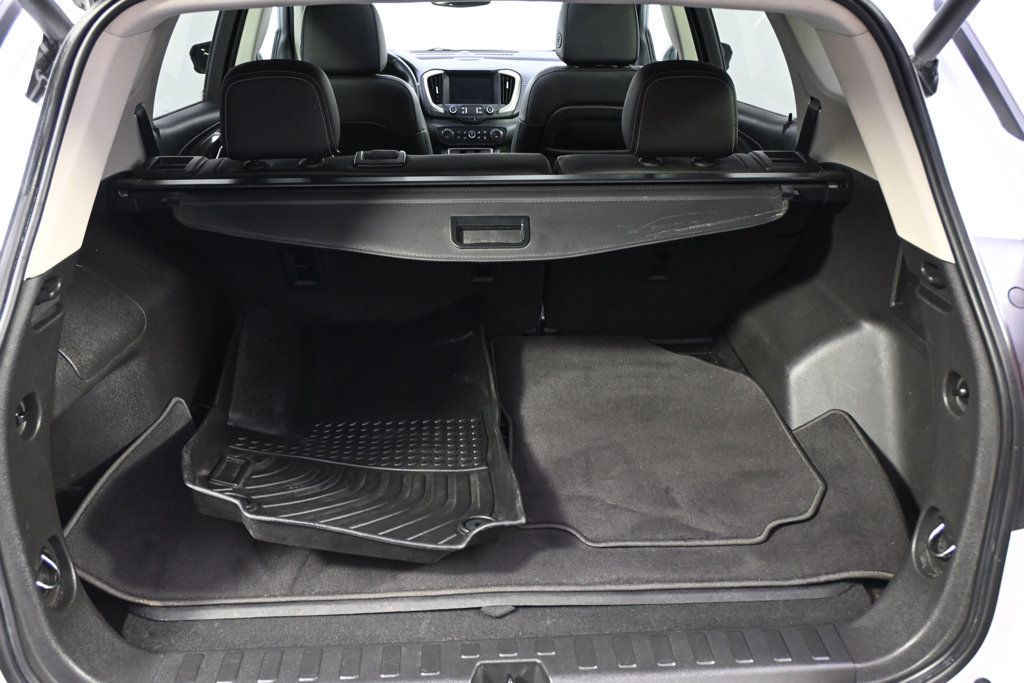 Used 2022 GMC Terrain Denali w/ Denali Premium Package AWD/4WD image 19