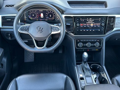 Certified 2022 Volkswagen Atlas Cross Sport SE image 15