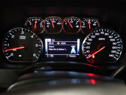 Used 2018 Chevrolet Suburban LT image 49