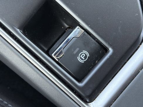 Certified 2024 Subaru Crosstrek 2.0i Premium image 29