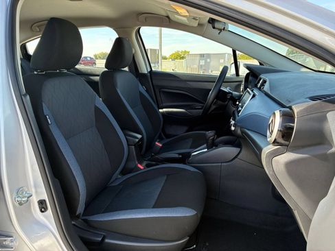 Used 2025 Nissan Versa SV FWD image 34