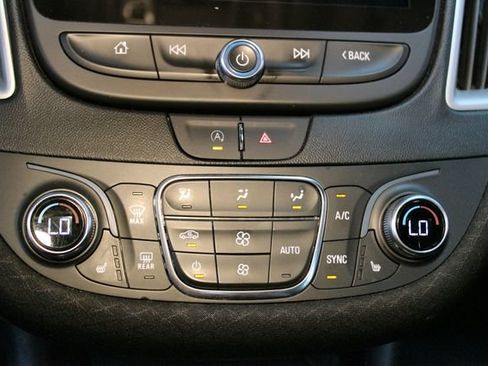 Used 2023 Chevrolet Malibu LT FWD image 25