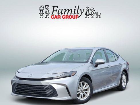Certified 2025 Toyota Camry LE FWD image 1