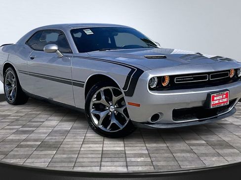 Certified 2016 Dodge Challenger SXT image 37