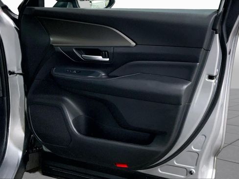 Used 2025 Toyota Grand Highlander AWD image 23