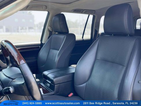 Used 2019 Lexus GX 460 image 4