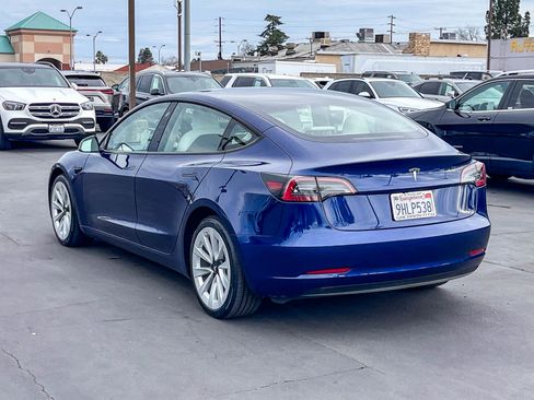 Used 2023 Tesla Model 3 Standard Range image 2
