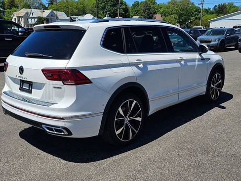 Used 2024 Volkswagen Tiguan SEL R-Line AWD/4WD image 8