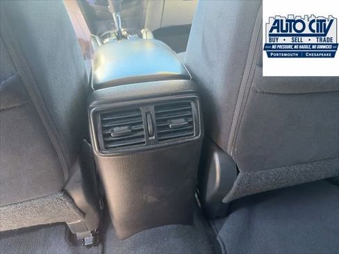 Used 2015 Nissan Rogue SV w/ SV Premium Package FWD image 12