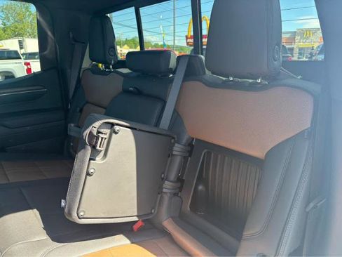Used 2025 Chevrolet Silverado 1500 High Country w/ High Country Premium Package AWD/4WD image 26