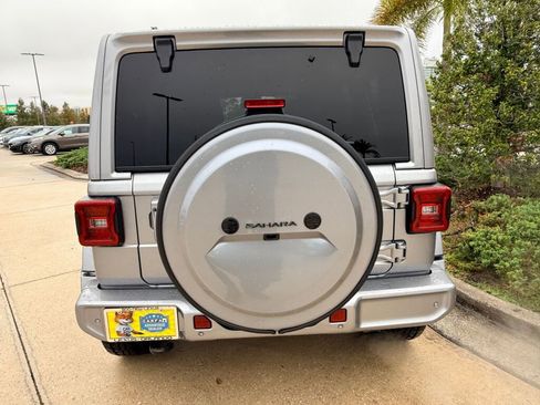 Used 2021 Jeep Wrangler Unlimited Sahara image 10