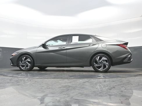 Certified 2025 Hyundai Elantra SEL image 27