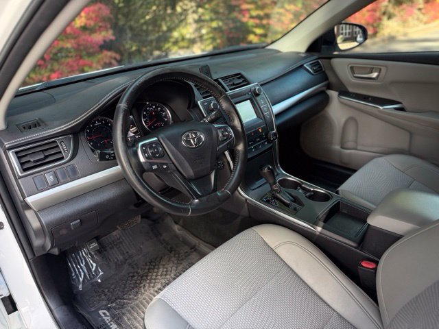 Used 2016 Toyota Camry SE FWD image 10