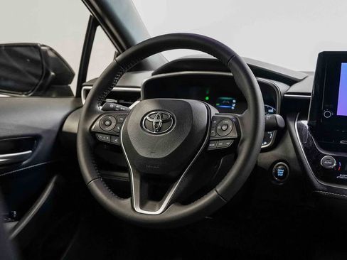 Used 2025 Toyota Corolla SE w/ SE Package FWD image 15