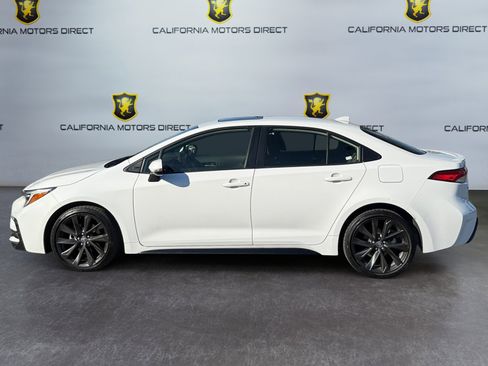 Used 2024 Toyota Corolla SE w/ SE Premium Package image 2