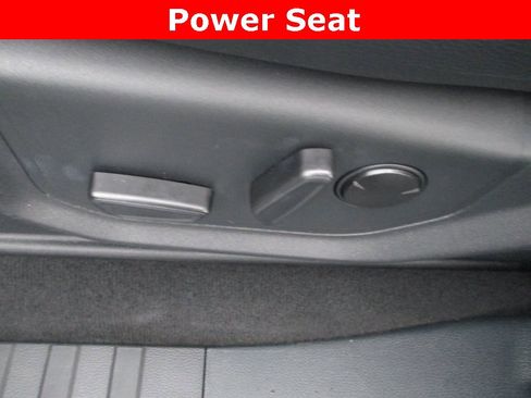 Used 2022 Ford F250 Lariat w/ Black Appearance Package image 28