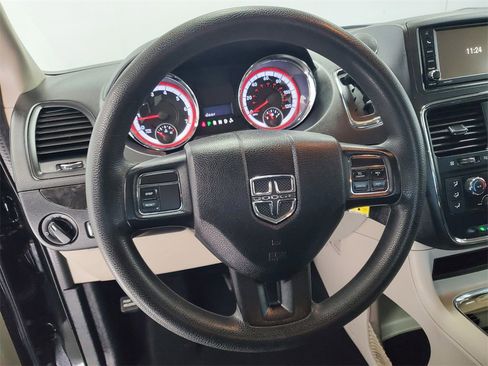 Used 2012 Dodge Grand Caravan SXT image 12