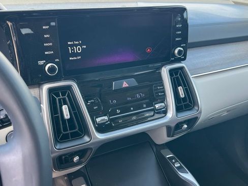 Certified 2023 Kia Sorento X-Line EX AWD/4WD image 16
