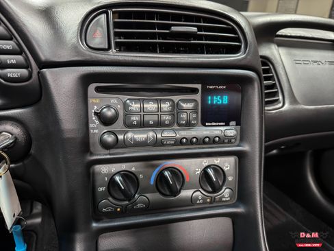 Used 2000 Chevrolet Corvette Convertible image 19