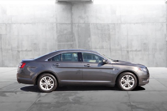 Used 2018 Ford Taurus SE FWD image 5